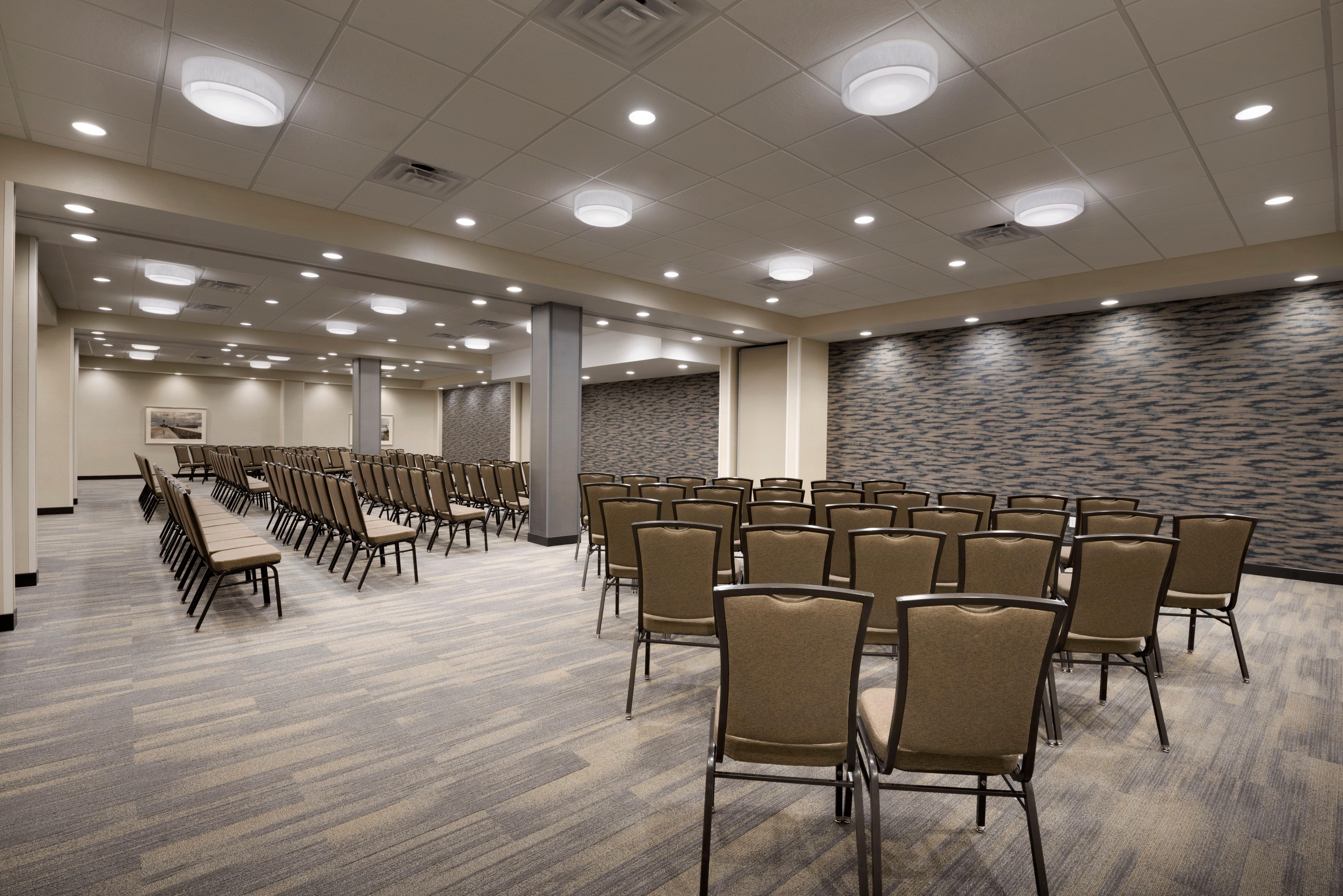 Holiday Inn & Suites Duluth-Downtown By Ihg Exterior photo