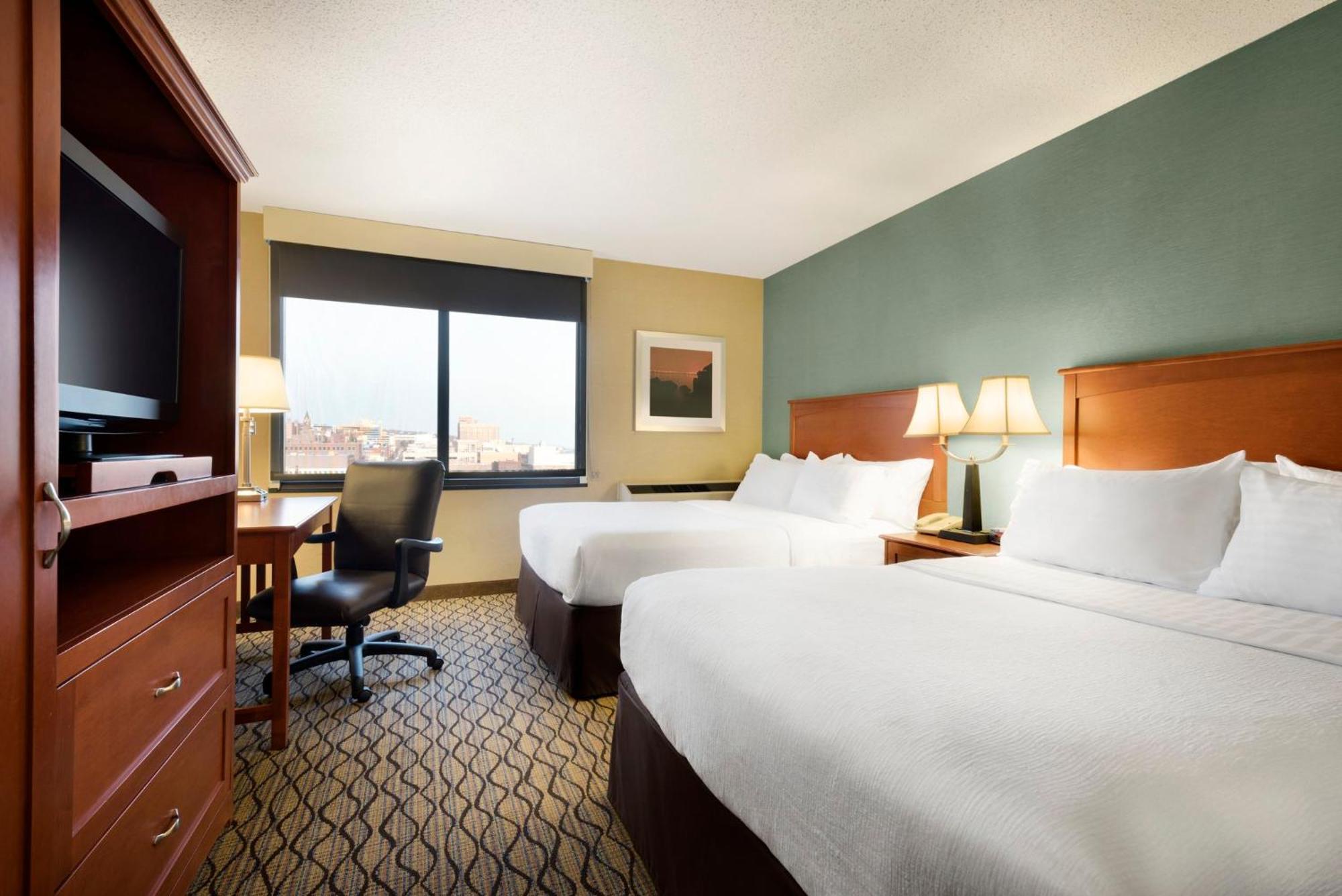 Holiday Inn & Suites Duluth-Downtown By Ihg Exterior photo